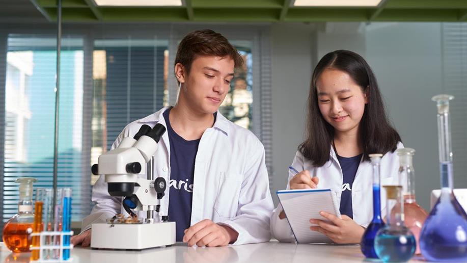 Desde cedo, a iniciação científica incentiva os estudantes à pesquisa, apresentando métodos científicos, resoluções de problemas e experimentações.