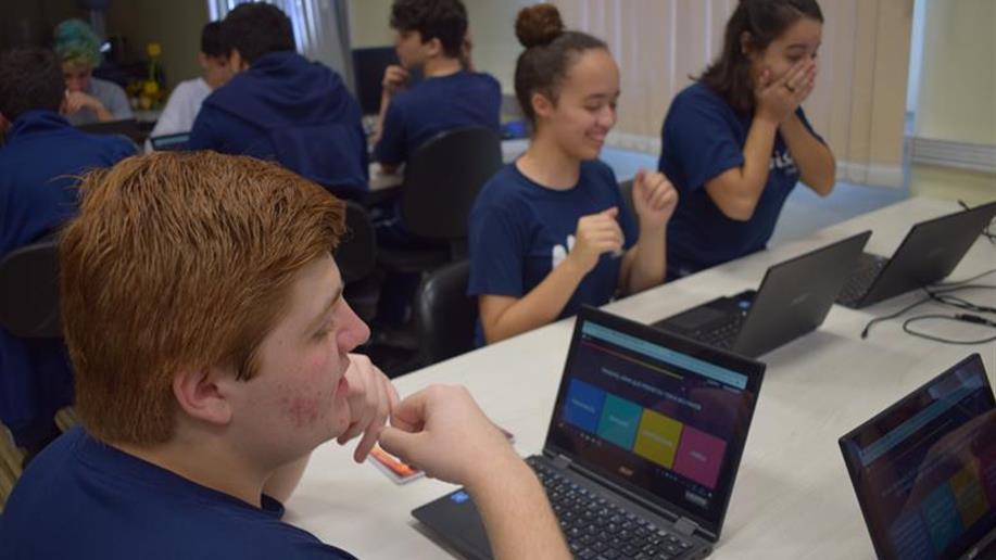 Quiz testa conhecimentos dos estudantes do 1º ano EM sobre obra literária.