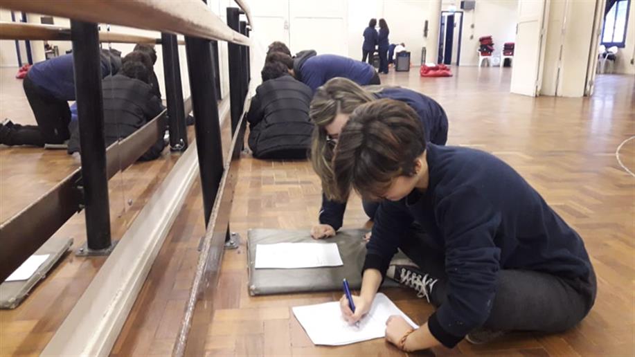 3º ano do Ensino Médio participa de aulão Enem de Ciências da Natureza com a temática energia nuclear