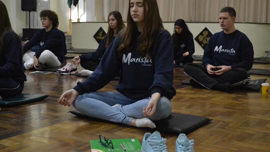Projeto "Em Ti" desenvolve competências socioemocionais com estudantes do Ensino Médio.