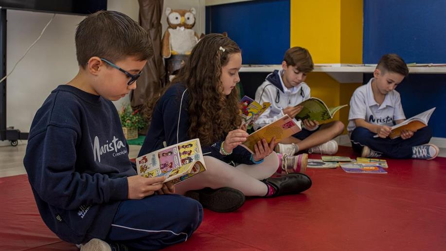 O Marista Conceição promove a expansão do aprendizado e a preparação acadêmica, trazendo à tona a possi​bilidade do estudante se posicionar dentro do contexto social e cultural das obras literárias.​​​