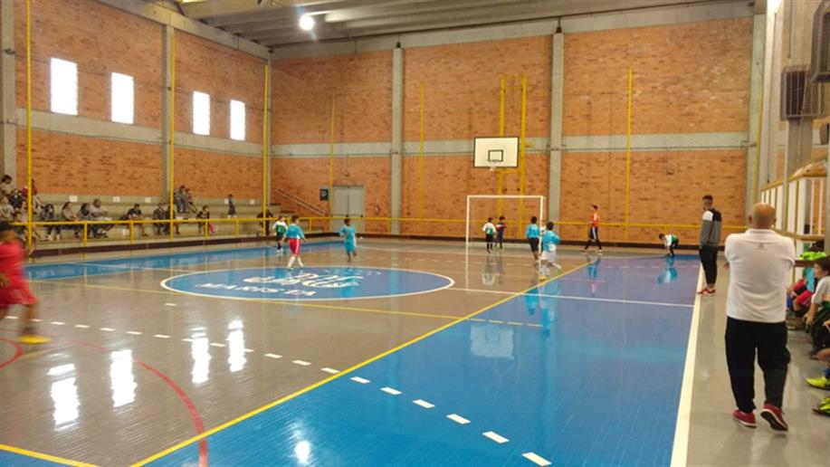 No último sábado, 27/4, os nossos estudantes da Atividade Extraclasse de Futsal nas categorias Fraldinha (sub 9) e Mamadeira (sub 7) participaram dos jogos da Liga Futsal de Viamão 2019. 
