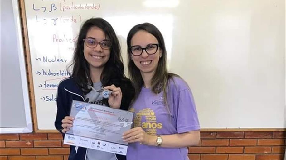 Estudante Carolina Machado, do 9º ano, conquistou o prêmio em competição nacional