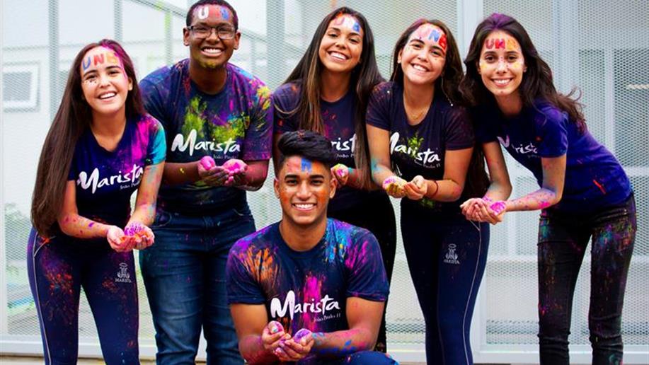 Formação humana e excelência acadêmica formando jovens éticos e protagonistas. 