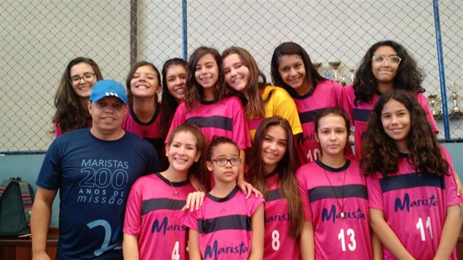 A equipe de Futsal Infantil Feminino venceu a etapa regional dos Jogos Escolares do DF.
