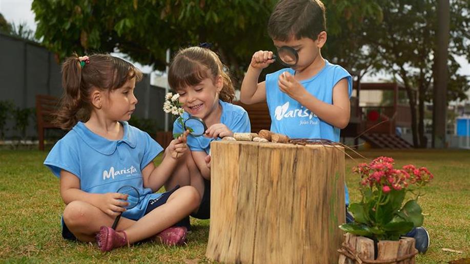Ambientes ajudam os estudantes da Educação Infantil a expressarem suas ideias.