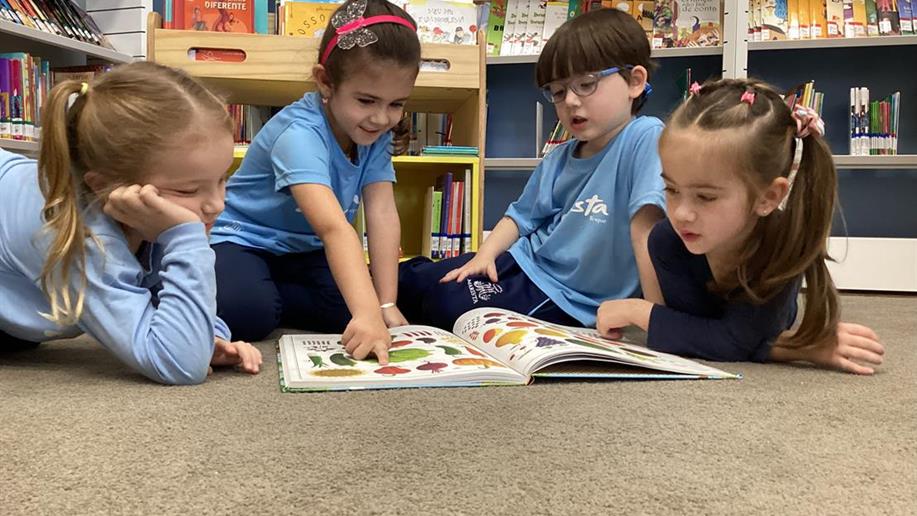 ​Ações visam inserir a literatura no cotidiano escolar e formar novos leitores