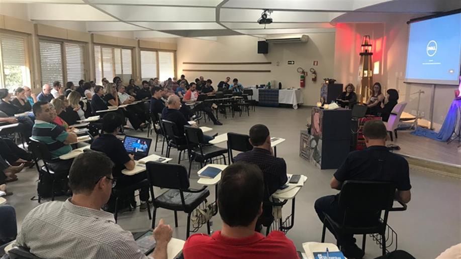 Evento reuniu cerca de 80 líderes no Recanto Marista Medianeira, em Veranópolis