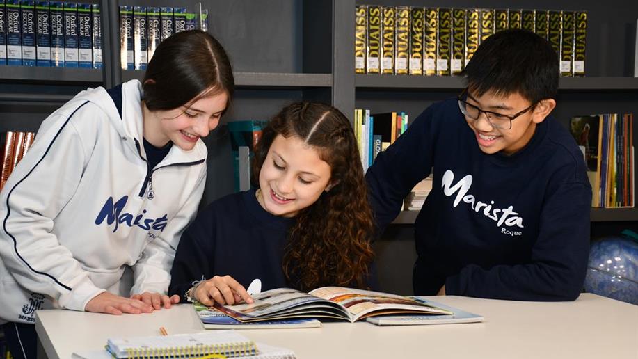 Várias iniciativas garantem o bem-estar e a segurança da comunidade educativa, como o uso completo e obrigatório do uniforme. Saiba mais.