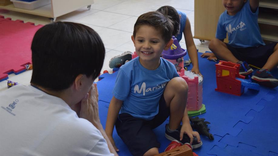 A orientadora educacional do Marista Rosário explica como auxiliar os pequenos durante os primeiros dias de aula