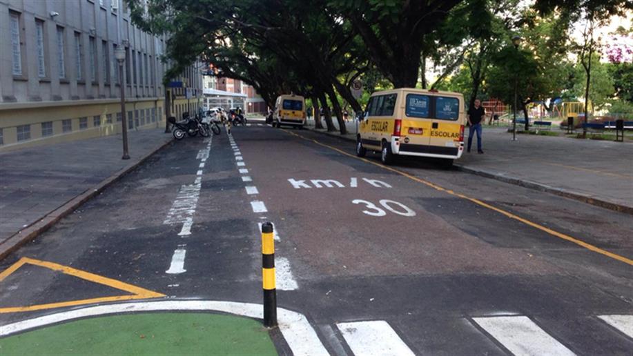Confira dicas da Empresa Pública de Transporte e Circulação (EPTC) para o embarque e desembarque