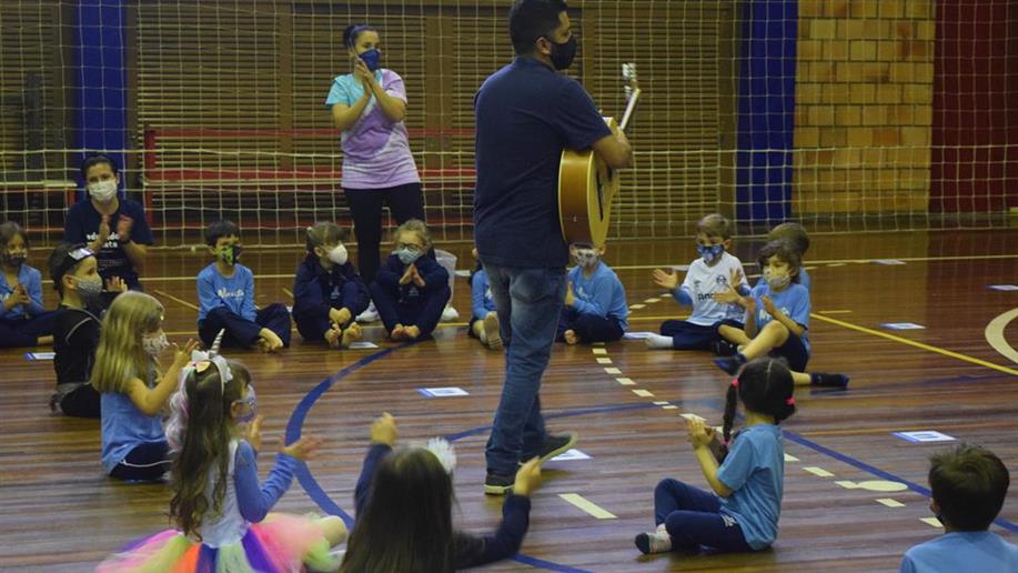 NO RITMO  Sala de aula de música, Atividades de educação musical