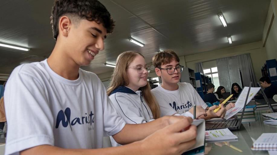 Para nós, tão importante quanto formar estudantes com domínio acadêmico é desenvolver a consciência ética e humana. Dessa forma, incentivamos a construção do projeto de vida do jovem, enaltecendo suas habilidades e capacidades, apresentando inúmeras...