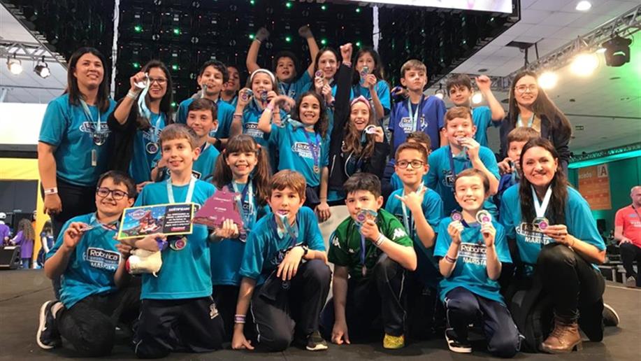 21 crianças integraram a equipe campeã da modalidade Cidade-Laboratório do Festival Marista de Robótica