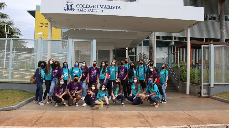 Grupo com 20 estudantes e 5 educadores viajou para Brasília – DF