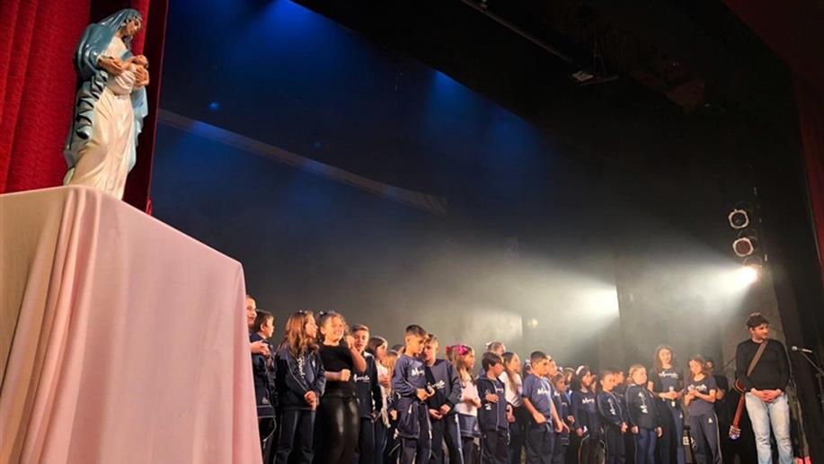 Recital Poético Musical foi realizado com diversas apresentações artístico-culturais de nossos estudantes