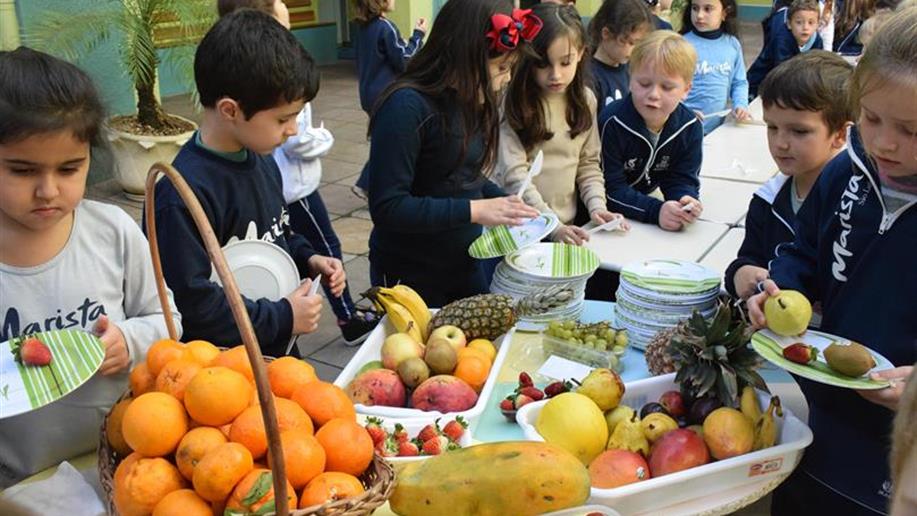 Desde a Educação Infantil, estudantes são estimulados a hábitos alimentares saudáveis dentro e fora de sala de aula