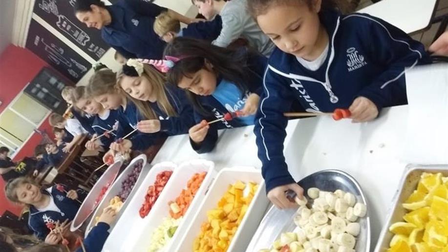 Estudantes são estimulados, diariamente, a refletir sobre os alimentos