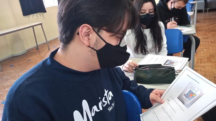 Estudantes do Ensino Médio aprenderam conceitos de Física utilizando a Realidade Aumentada