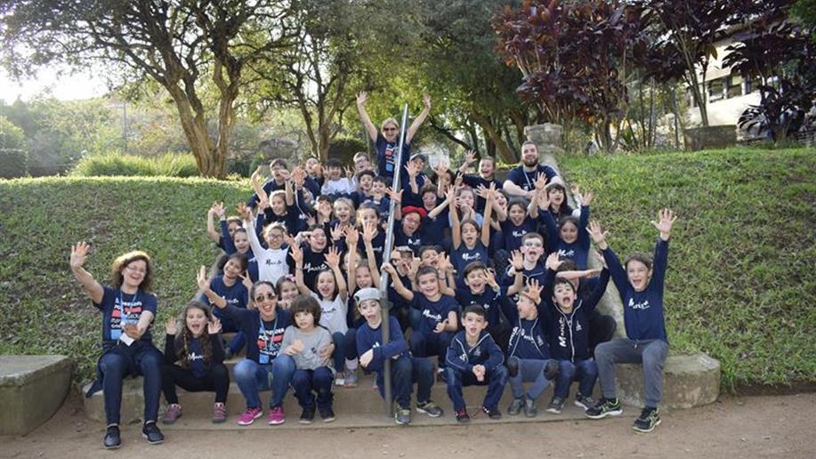Turmas do 2º ano do EF foram para a Praça do DMAE para Tarde de Formação
