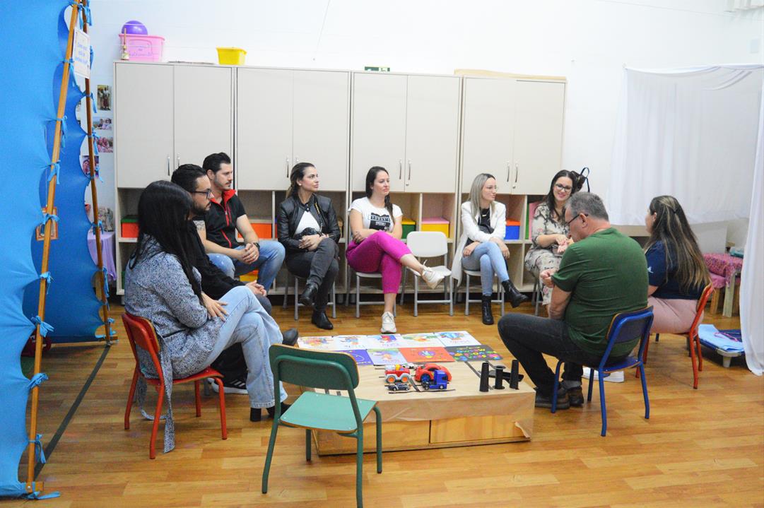 Apresentação para famílias - Territórios 2.jpg